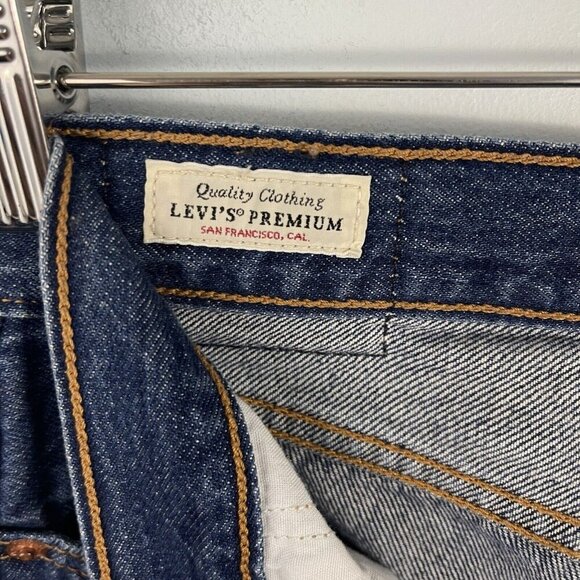Levis Premium Wedgie Straight Jeans Blue Womens 26 Button Fly Raw Hem - Picture 13 of 15